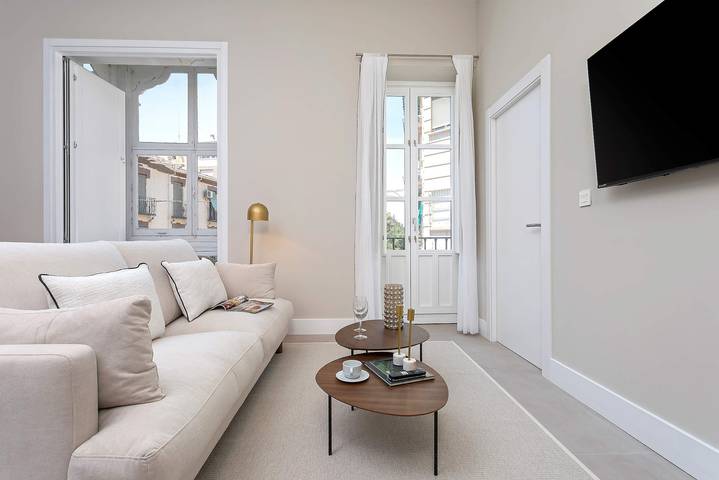 Entire apartment, Genteel Home San Anton 104 in Granada, Granada Province
