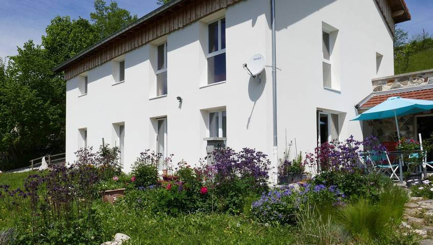 Gîte pour 15 personnes, avec Terrasse ainsi que Jardin et Piscine