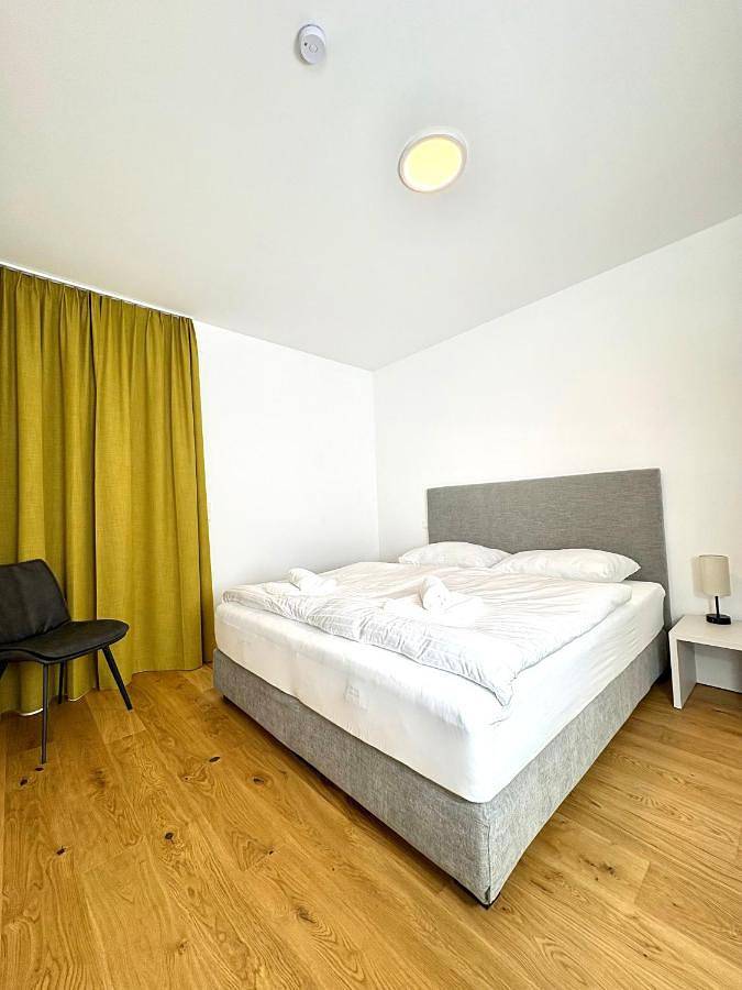 Ferienwohnung für 4 Personen, mit Pool und Garten sowie Ausblick, kinderfreundlich