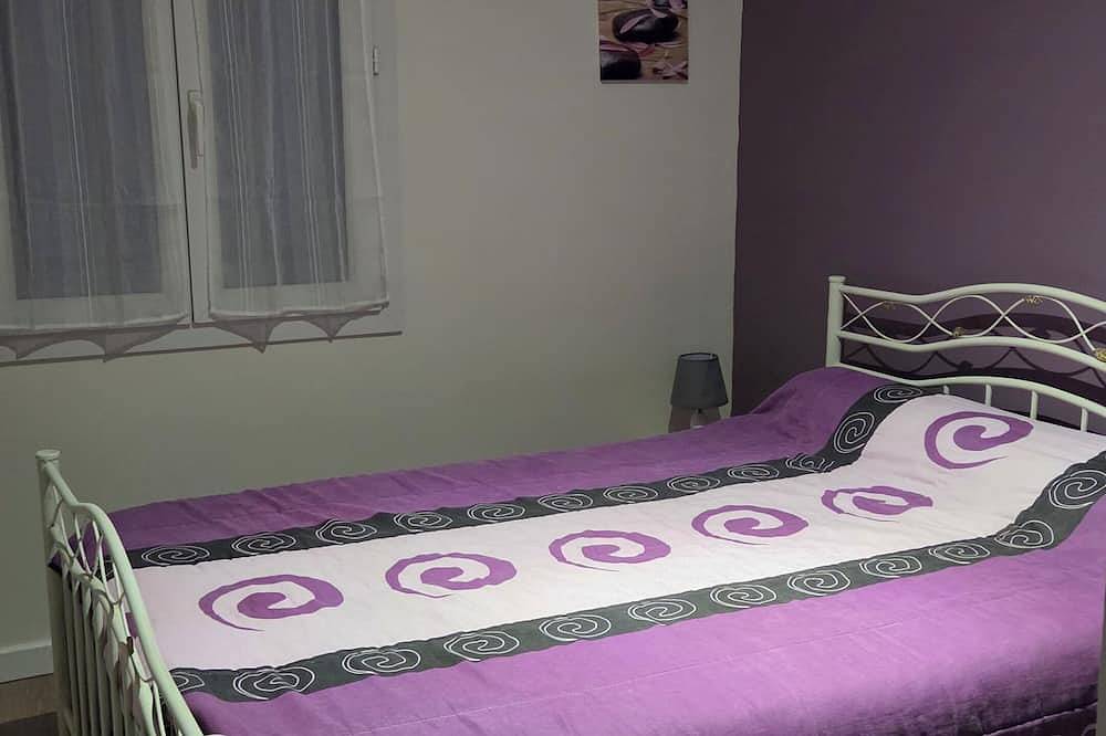 Le Petit Paradis Very spacious house with lovely garden terrace in La Brée-les-Bains, Côte de Beauté