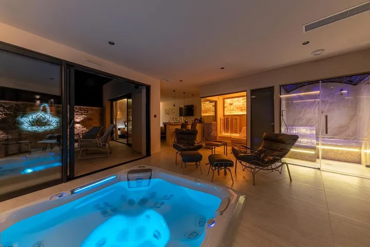 Alojamiento y desayuno para 2 personas, con jacuzzi además de sauna y terraza - 1