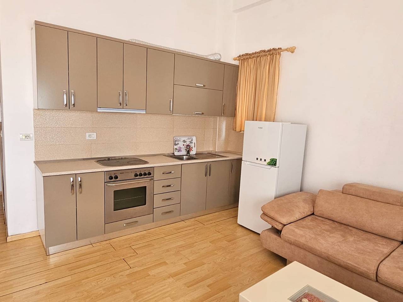 Geheel vakantieappartement, Vakantieappartement voor 4 personen met balkon in Sarandë (stad), Vlorë