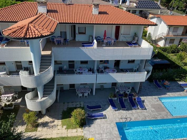 Ferienwohnung für 4 Personen, mit Pool und Balkon in Bibione