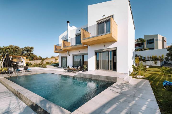 Ferienhaus für 6 Personen, mit Balkon und Terrasse sowie Pool