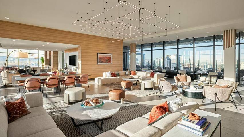 Apartamento para 2 personas, con jacuzzi y terraza además de piscina y sauna en Phoenix