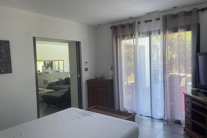 Location de vacances pour 10 personnes, avec terrasse ainsi que jardin et jacuzzi à Longages - 2