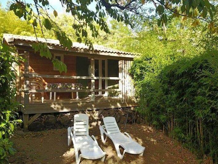 Gîte pour 5 personnes, avec terrasse et piscine, animaux acceptés à Darbres