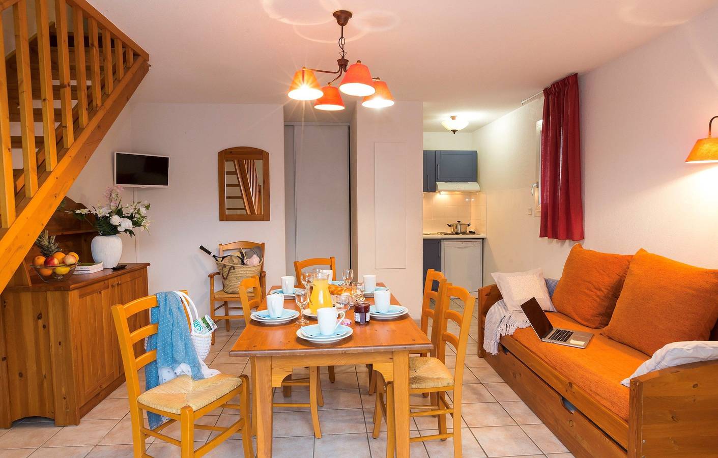 Appartement entier, Appartement de vacances pour 6 personnes avec balcon in Vallon-Pont-d'Arc, Gorges de l’Ardèche