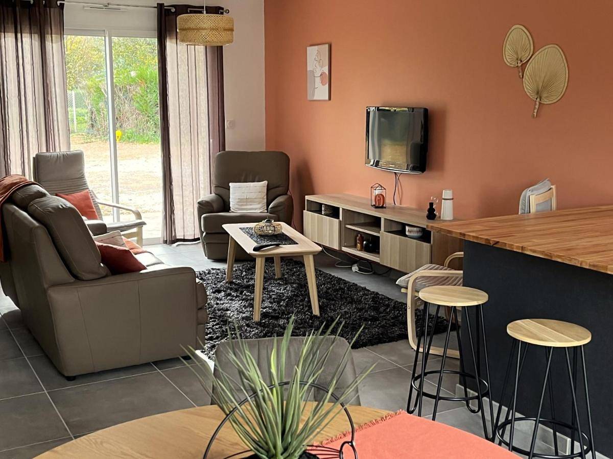 One-Bedroom Villa in Sennecé-lès-Mâcon, Mâcon