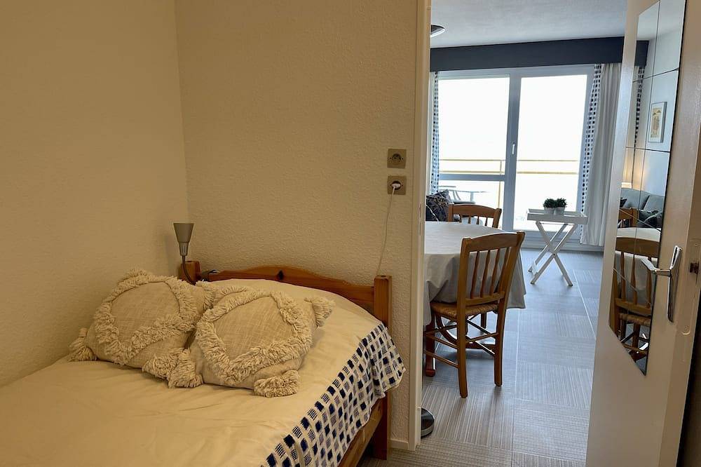 Entire apartment, Studio by the sea, facing the dike of Wissant, very well located. in Wissant, Boulogne-sur-Mer region