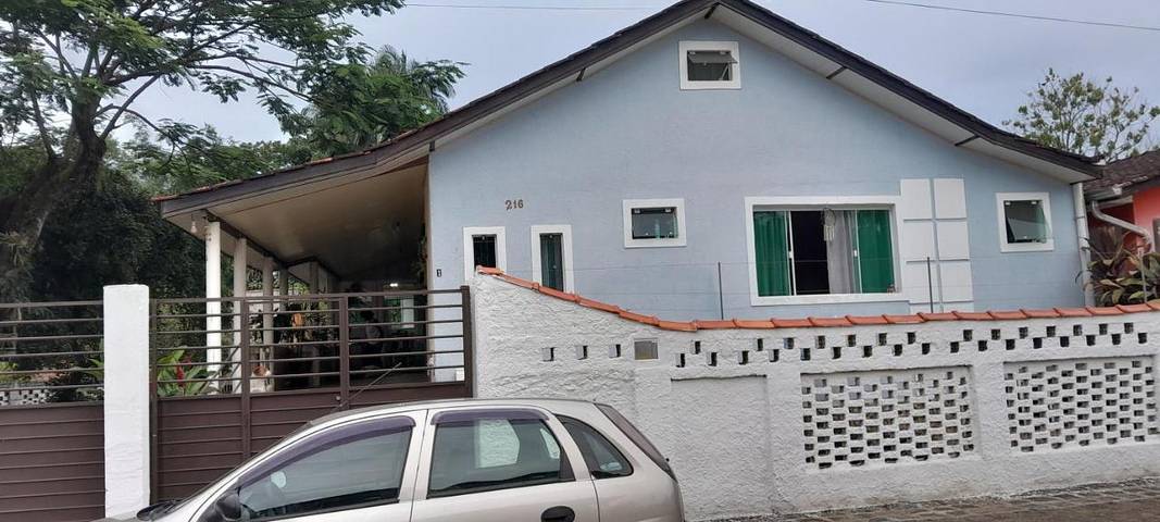 Casas e apartamentos de temporada para 6 pessoas, com jardim e vista e ainda terraço, com animais de estimação em Morretes