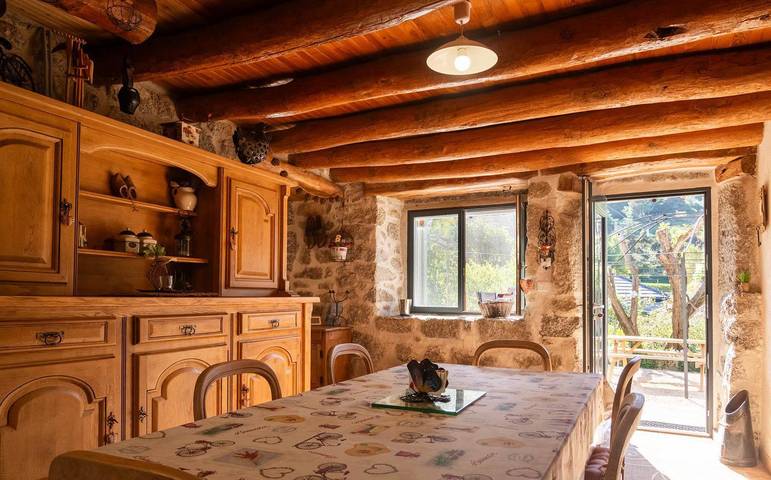 Gîte pour 5 personnes, avec jardin dans Les Laubies - 3