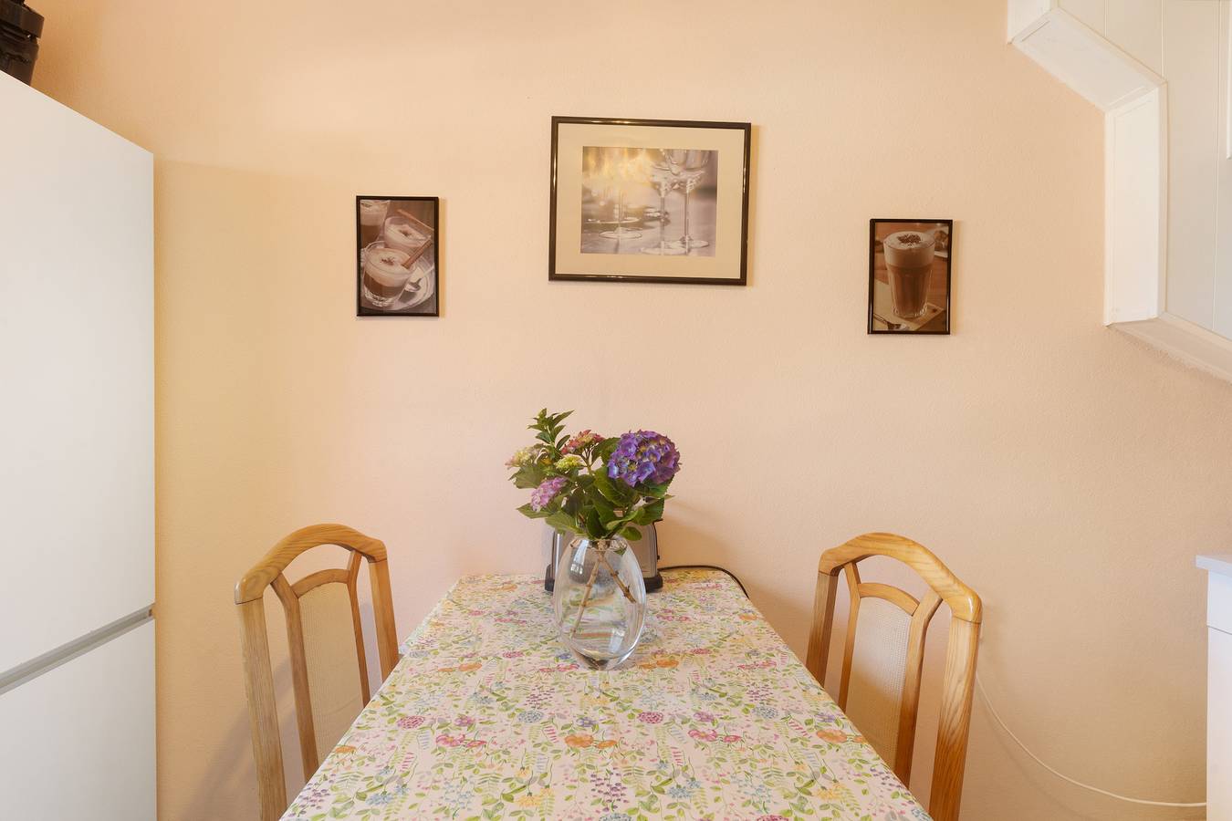 Apartamento entero, Apartamento 'Ferienwohnung' con Jardín Privado y Wi-Fi in Hirzenhain, Wetterau