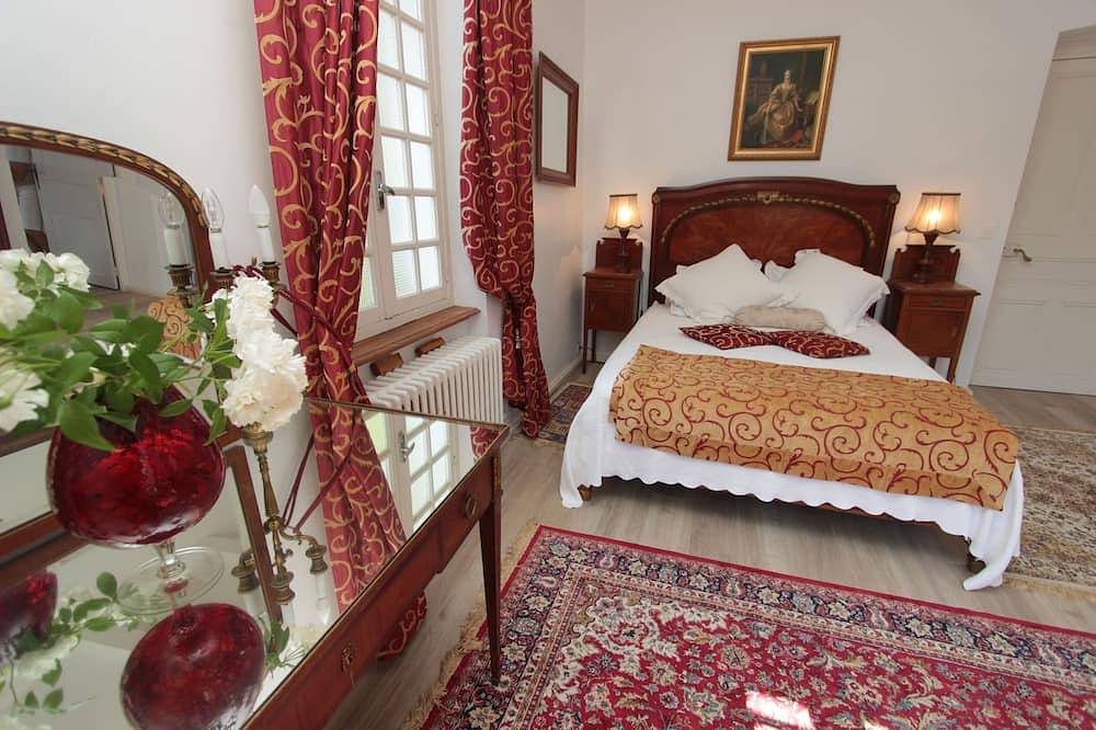 Entire apartment, Chopin Luxury Apartments, swimming pool in Vals-les-Bains, Parc naturel régional des Monts d'Ardèche