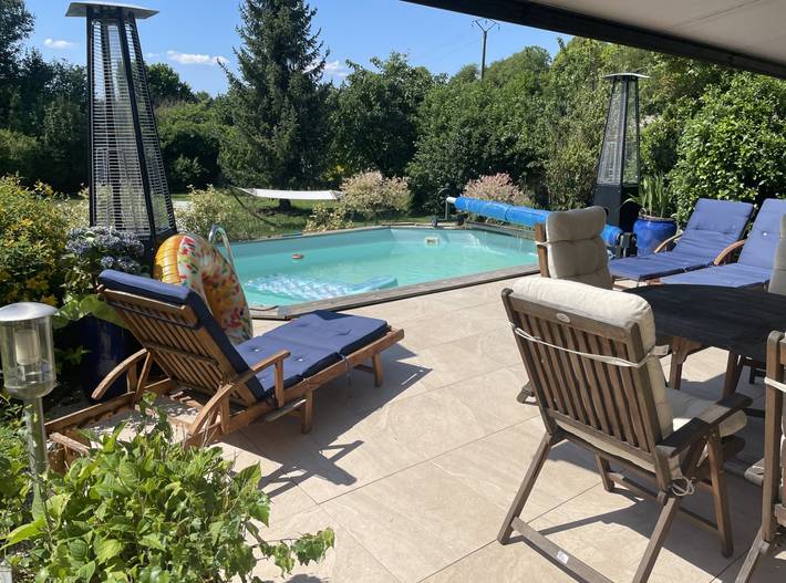Gîte pour 8 personnes, avec terrasse ainsi que jardin et piscine dans Arcy-Sainte-Restitue