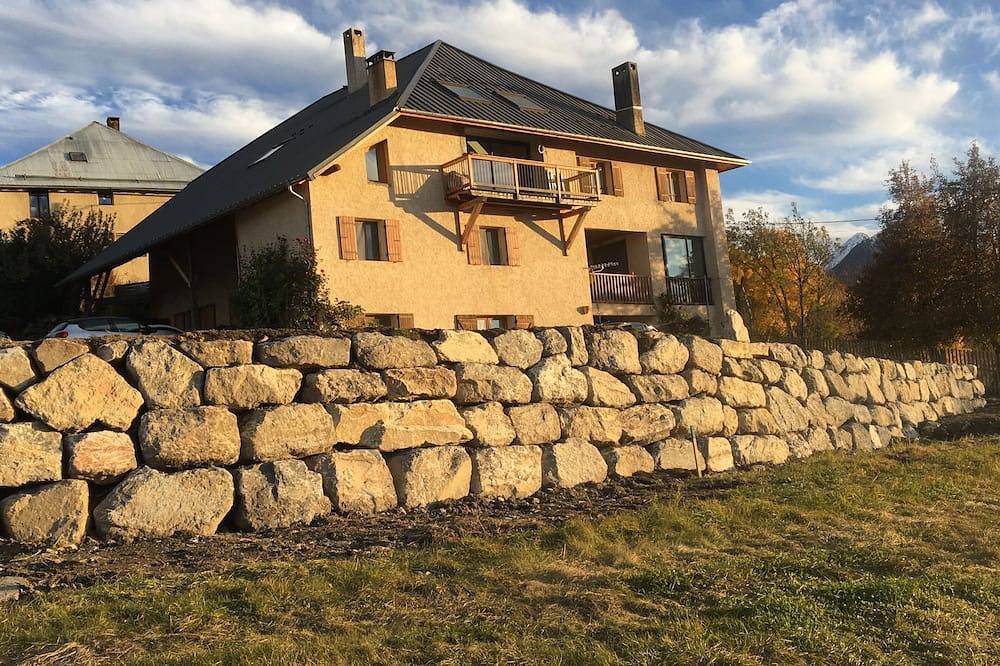 Appartement entier, Gîte le Méale, entre lac et montagne in Saint-Sauveur, Parc national des Écrins