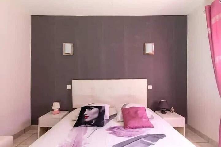 Location de vacances pour 8 personnes, avec terrasse et jacuzzi, animaux acceptés à Montady - 2