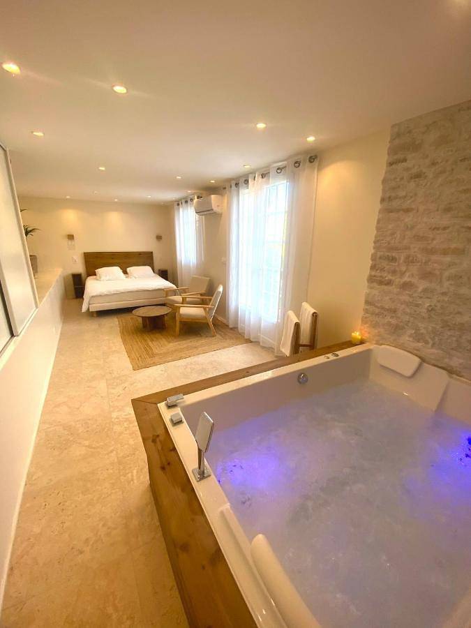 Gîte pour 2 personnes, avec jacuzzi et balcon à Levens - 2