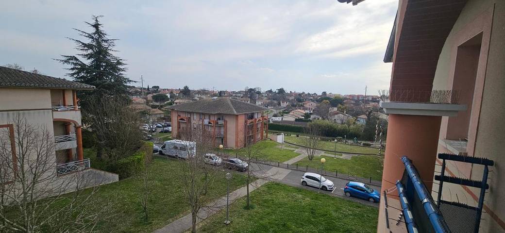 Gîte pour 4 personnes, avec piscine ainsi que terrasse et vue à L'Union - 4