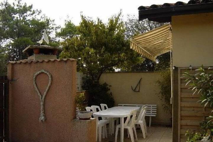 Location de vacances pour 7 personnes, avec terrasse et jardin, animaux acceptés dans Hourtin Plage - 2