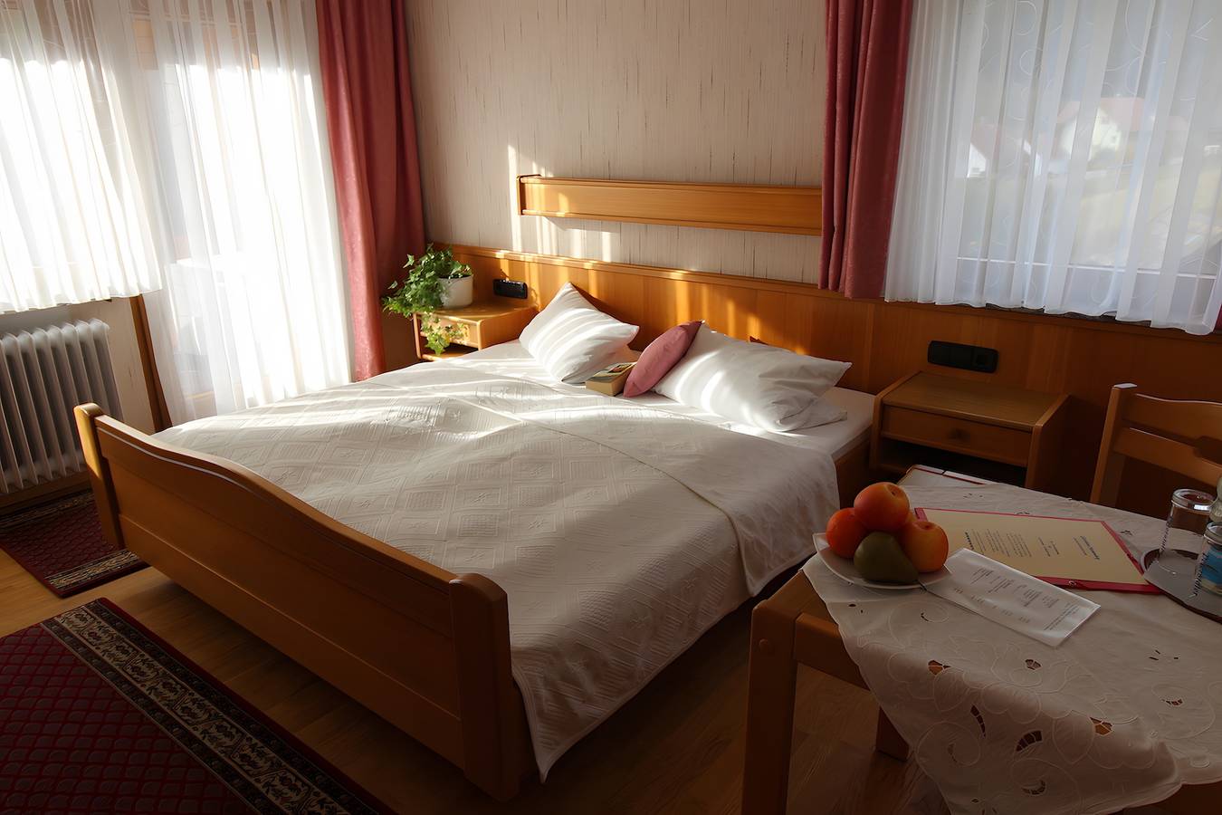 Zimmer 'Mit Bad und Balkon' mit Bergblick, Gemeinschaftsgarten und Wlan in Bad Rippoldsau-Schapbach, Mittlerer Schwarzwald