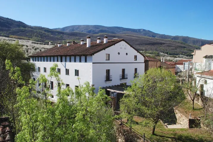 Hôtel pour 2 personnes, avec vue ainsi que piscine et jardin - 1