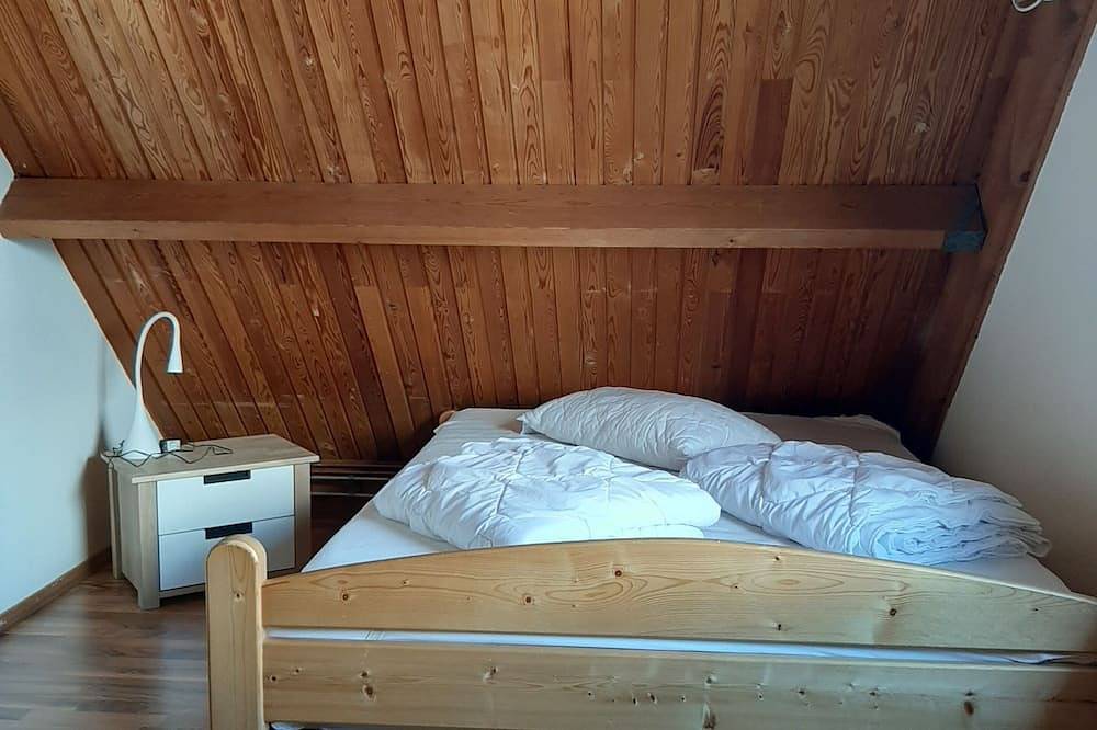 Cozy detached vacation home with garden near the beach in Herkingen, Goeree-Overflakkee