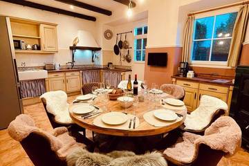 Hütte für 8 Personen, mit Sauna und Whirlpool sowie Garten an der Mosel