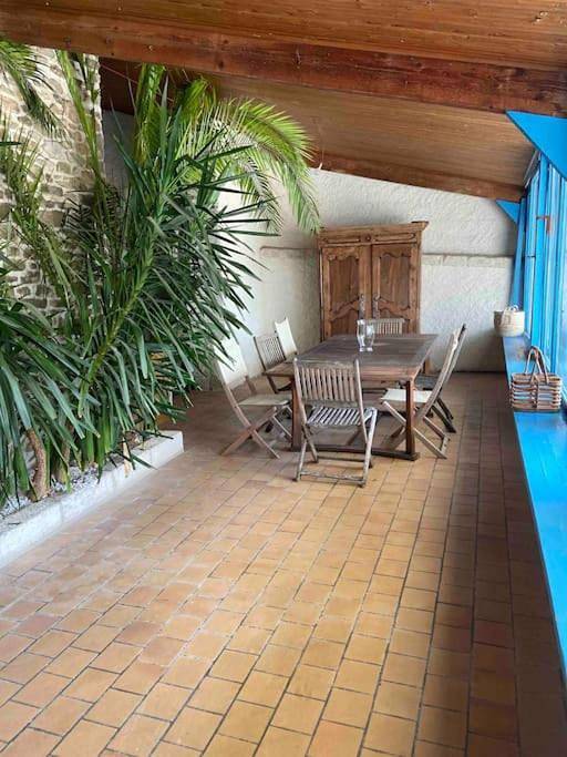 Location de vacances pour 14 personnes, avec vue ainsi que terrasse et piscine, animaux acceptés à Vouneuil-sur-Vienne - 4