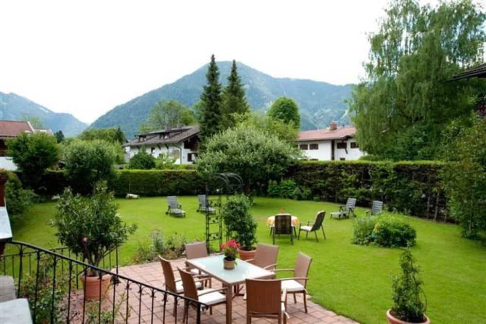 Bungalow -Ferienhaus - Gästehaus Zibert in Rottach-Egern, Bayerische Alpen