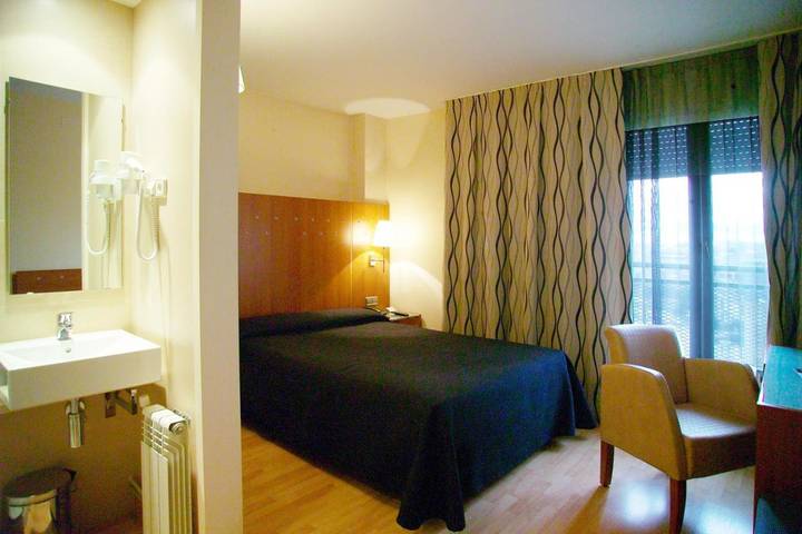 Hôtel pour 10 personnes à Vic - 3