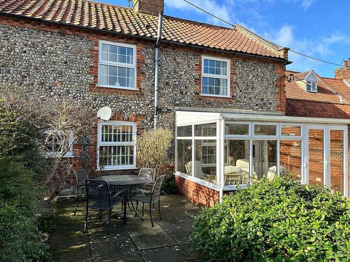 Log cabin for 4 people, with terrace in Wells-next-the-Sea