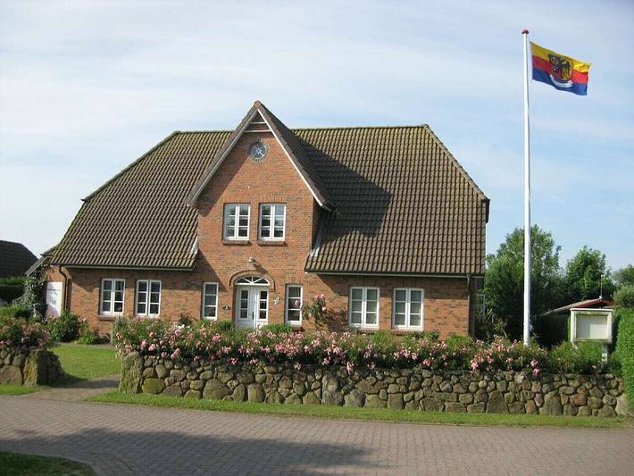 Ferienhaus für 4 Personen, mit Terrasse und Garten in Süderende
