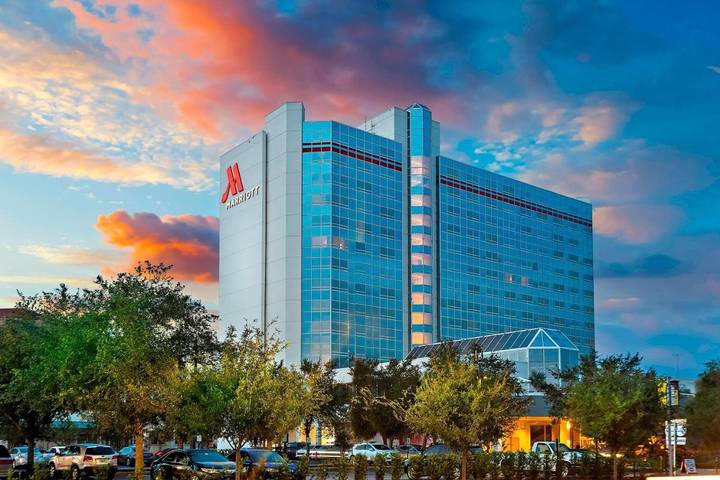 Hotel para 3 pessoas, com jardim e vista e ainda piscina em Orlando