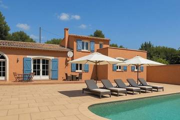 Agriturismo pour 6 personnes, avec piscine et jardin à Châteaudouble