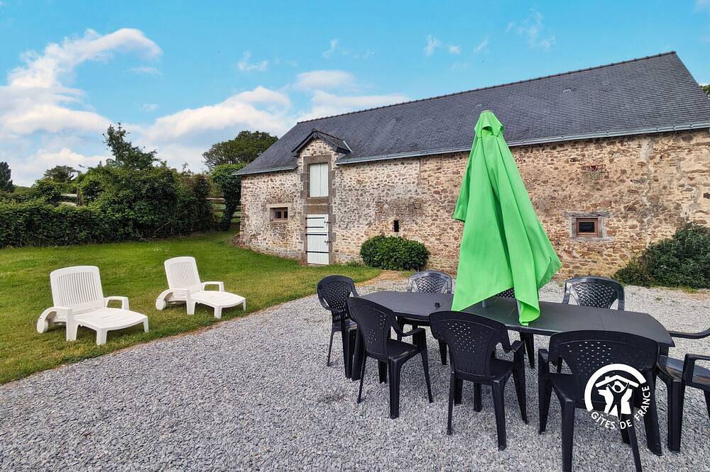 Casa rural tranquila 8 personas con juegos y rutas cercanas in Livet, Mayenne (desambiguación)