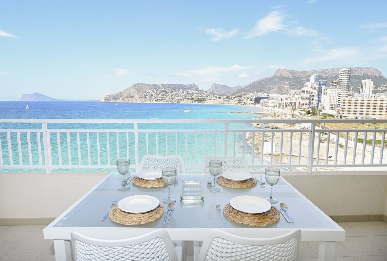 Apartamento entero, A35 Casita Blanca Esc 2 5º 10 in Platja del Cantal Roig (Calpe), Calpe