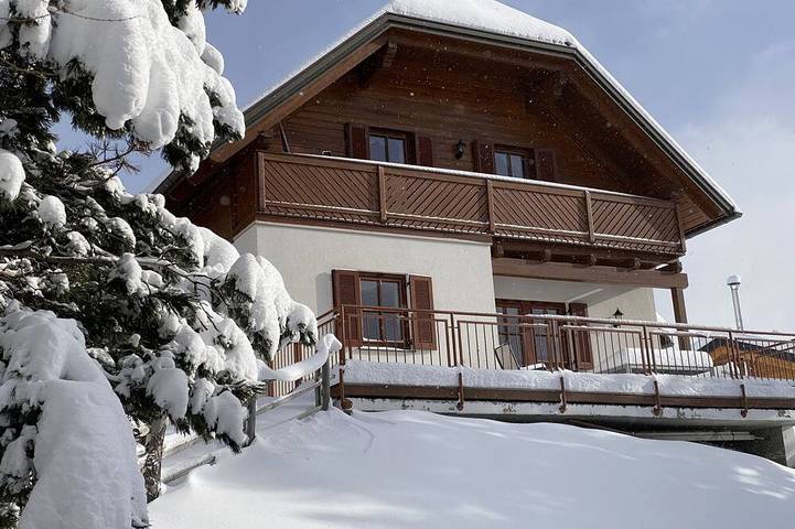 Ferienhaus für 8 Personen, mit Balkon und Garten sowie Sauna, mit Haustier am Falkertsee