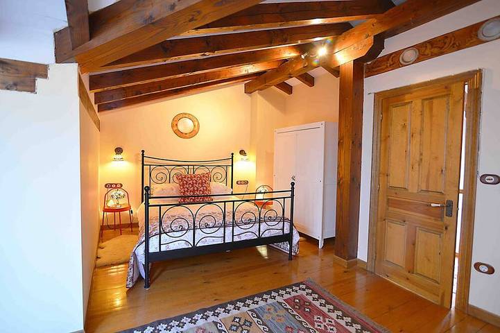 Ferienhaus für 2 Personen, mit Terrasse und Pool sowie Garten - 1