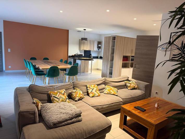 Location de vacances pour 14 personnes, avec jardin ainsi que piscine et vue, animaux acceptés à Roquefort-la-Bédoule - 3