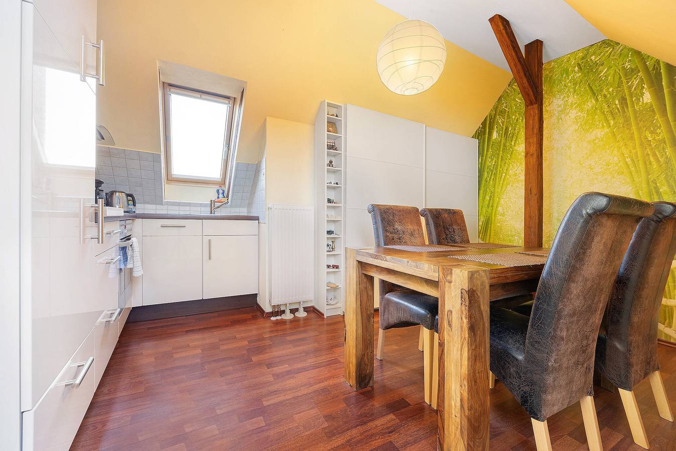 Appartement entier, Appartement de vacances 'Dachgeschosswohnung Wohllebe' avec Wi-Fi et climatisation in Döhren-Wülfel, Hanovre