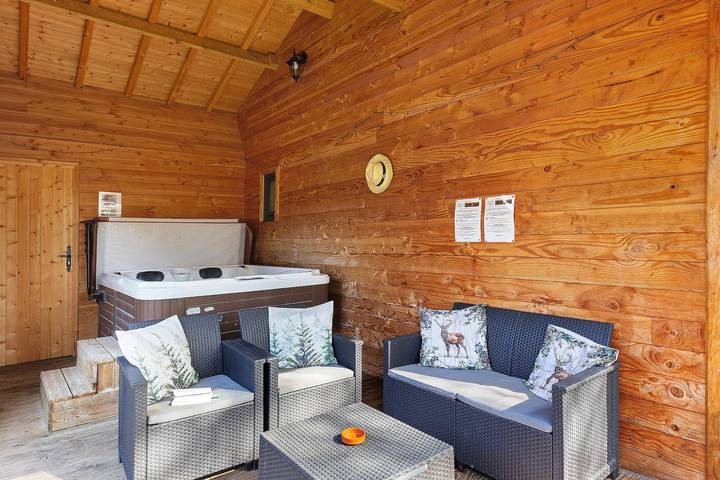 Gîte pour 4 personnes, avec Jacuzzi et Jardin dans Sassay