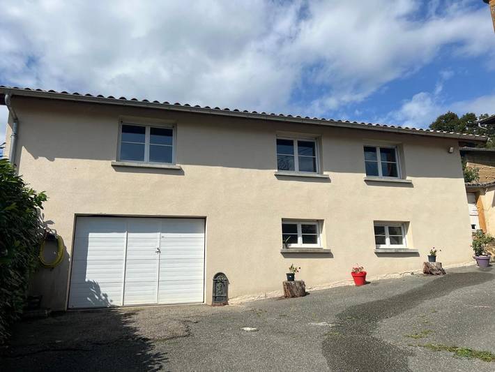 Location de vacances pour 8 personnes, avec terrasse et vue, animaux acceptés à Vaux-en-Beaujolais - 4