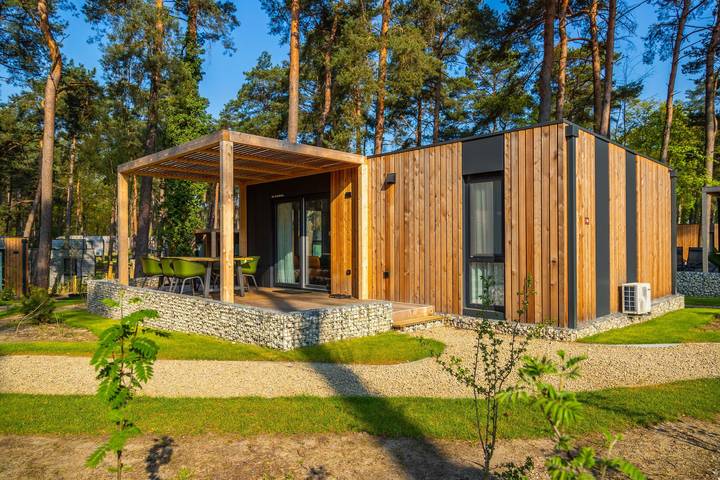 Glamping voor 6 personen, with Balkon/Terras and Terras as well as Tuin in België