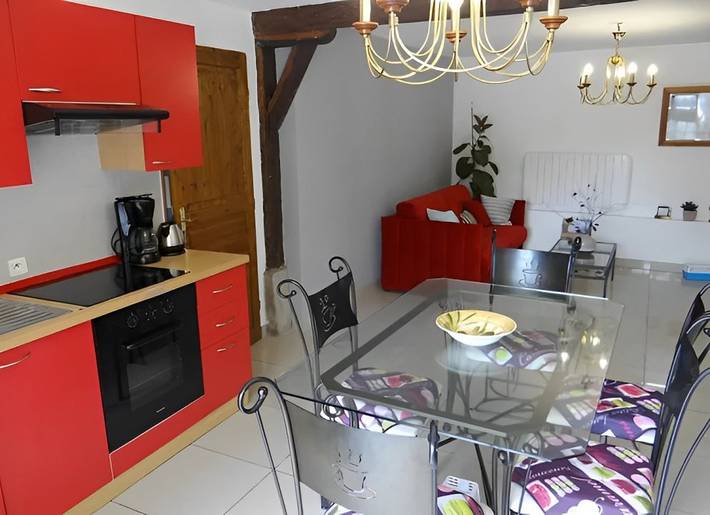 Gîte pour 5 personnes, avec terrasse et jardin à Dole - 4