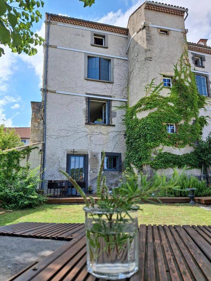 Chambre d’hôte pour 2 personnes, avec Terrasse et Jardin ainsi que Sauna et Vue