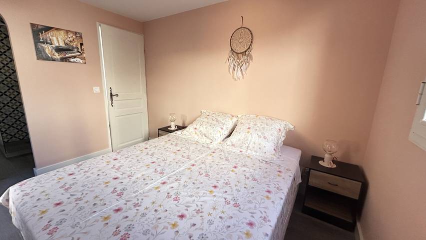 Chambre d’hôte pour 2 personnes, avec jardin et piscine dans Revest-les-Roches