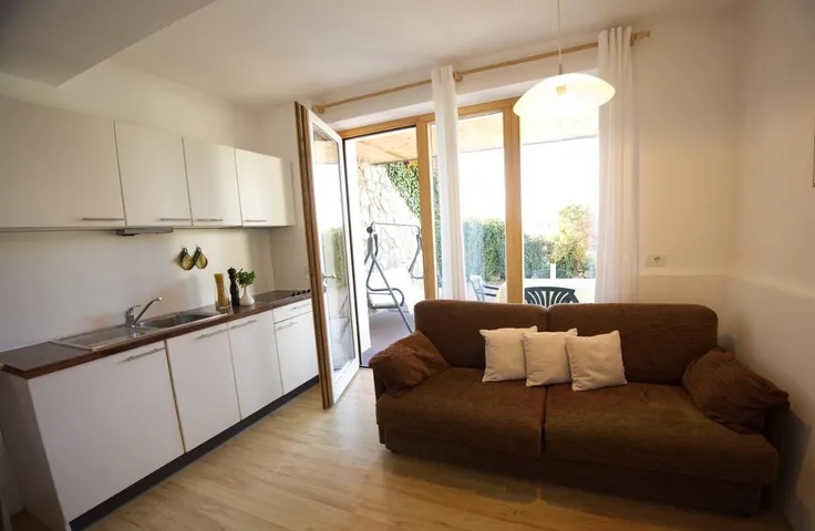 Appartamento vacanze per 3 persone, con giardino e piscina nonché panorama - 1