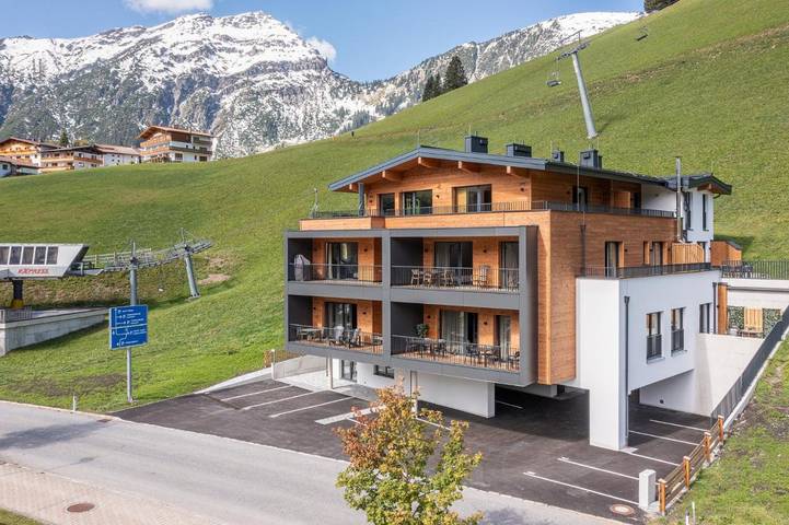 Ferienhaus für 6 Personen, mit Balkon und Terrasse sowie Sauna und Ausblick in Berwang