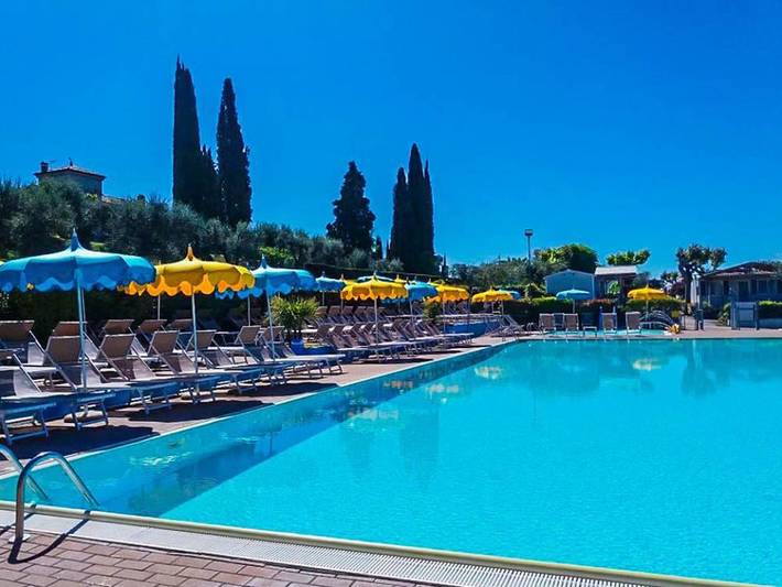 Ferieudlejning for 7 personer, med Terrasse og Pool i Bardolino